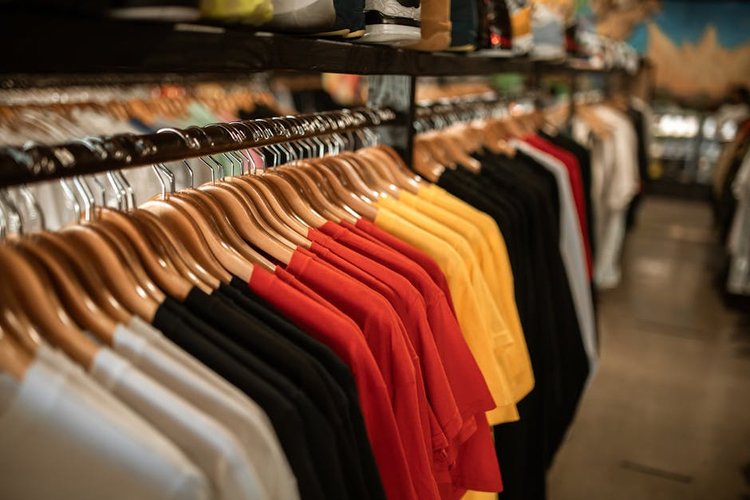 Kuwait Garments Buyback Specialists | Clear Your Stocks - Get Immediate Cash for Your Excess Stock