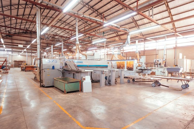 Selling Surplus Machinery in Dubai: Your Guide to Fast Cash