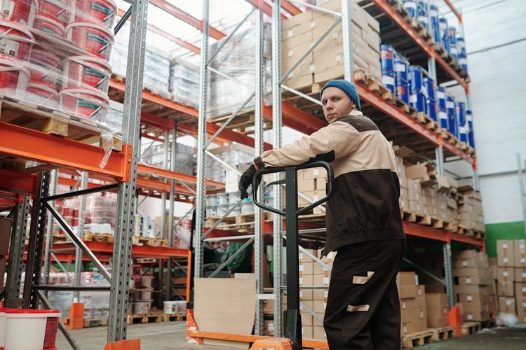Why Riyadh Businesses Trust Clear Your Stocks for Near Expiry FMCG Clearance