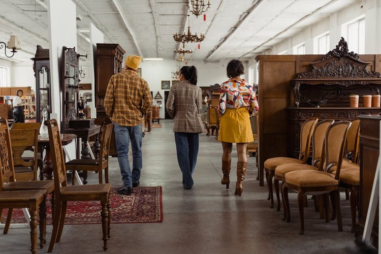 How to Sell Surplus Furniture in Dubai & Get Paid Same Day