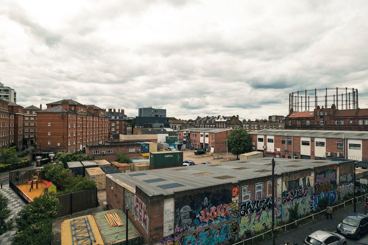 Turn Your Dead Garments Stock Into Instant Cash in London