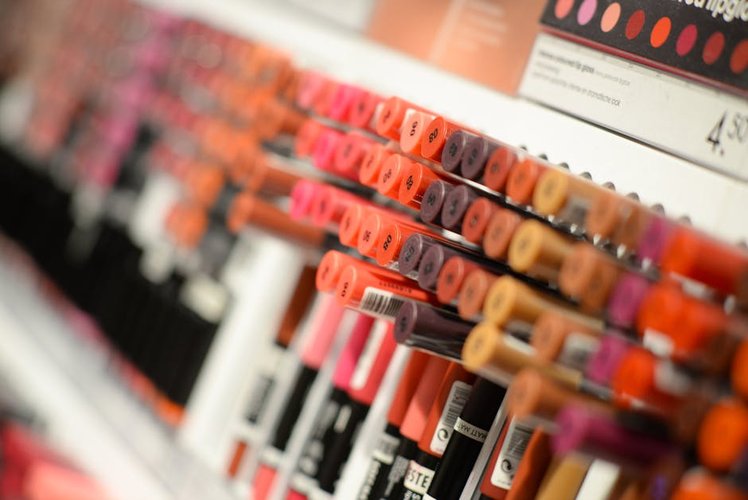 How to Sell Surplus Cosmetics in Brisbane & Get Paid Same Day