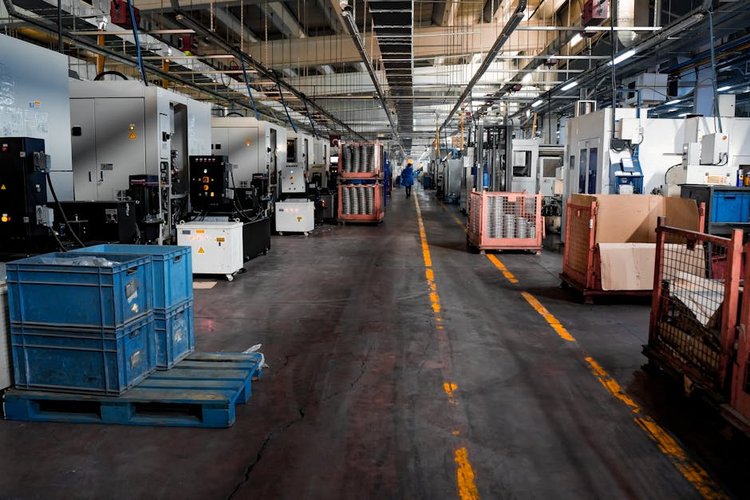 How to Sell Surplus Machinery in Dubai and Get Paid the Same Day