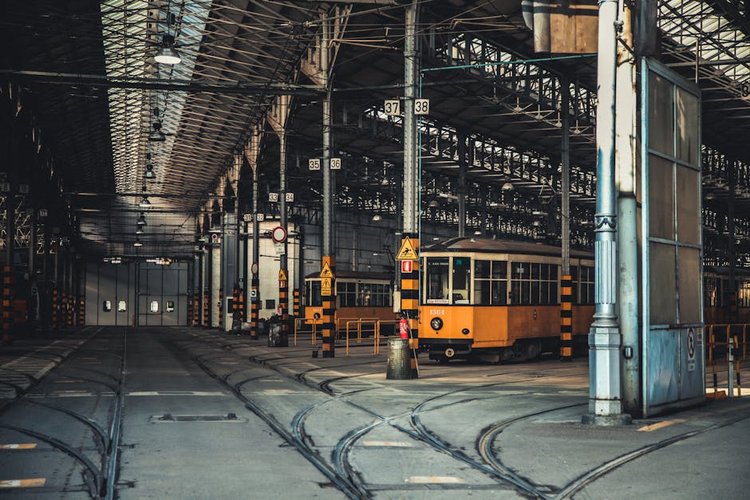 How to Sell Surplus Electrical Stock in Prague & Get Paid Same Day