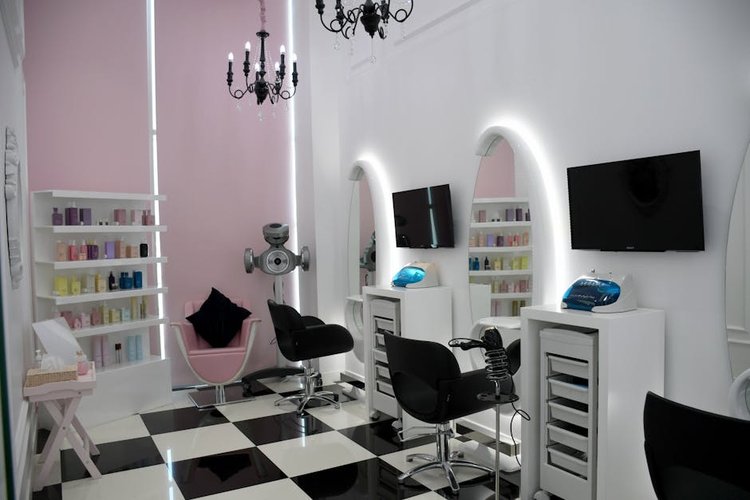Sell Surplus Cosmetics in Abu Dhabi: Get Paid Same Day!