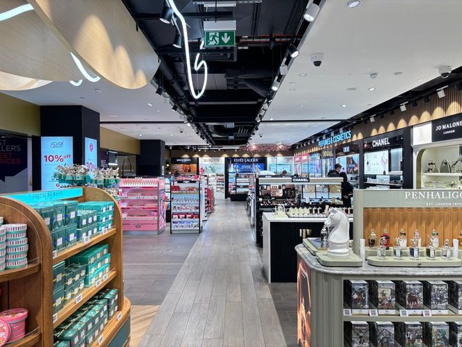 How to Sell Surplus Cosmetics in London and Get Paid the Same Day