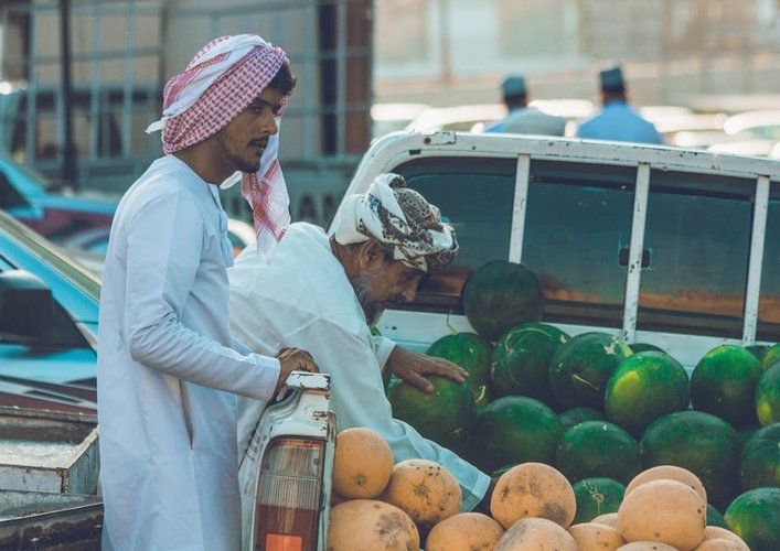 How to Sell Surplus Garments in Salalah and Get Paid the Same Day