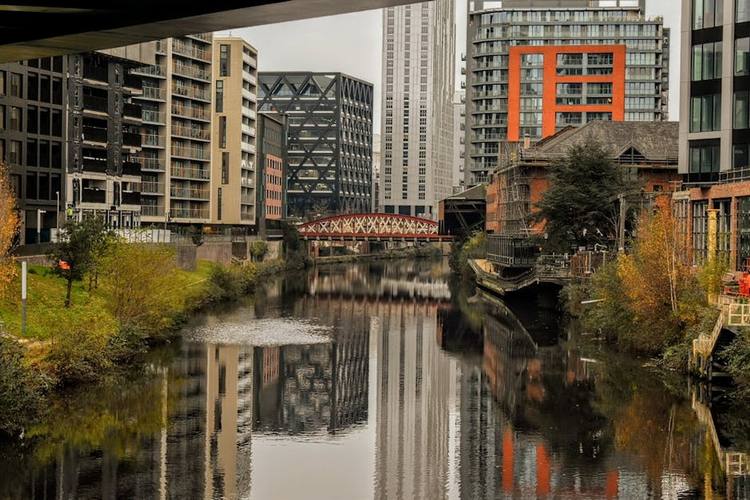 How to Sell Surplus Garments in Manchester & Get Paid Same Day