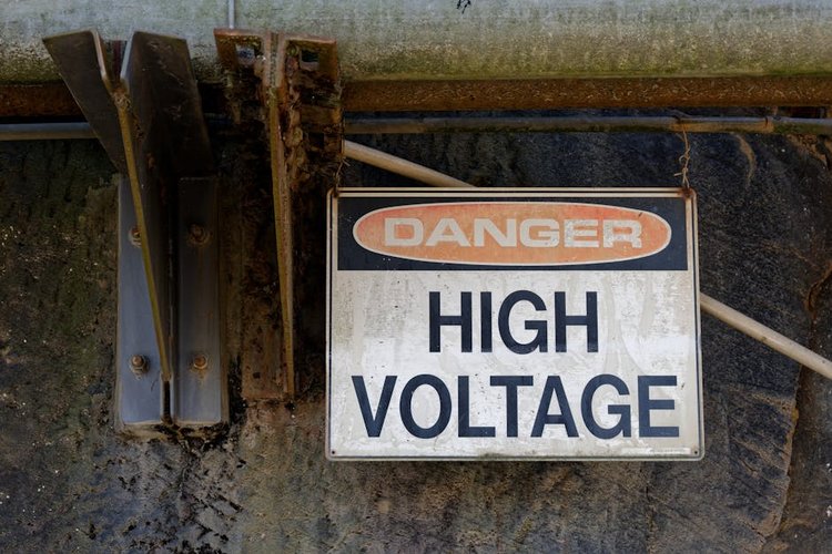 Turn Your Dead Electrical Inventory Into Instant Cash in Sydney
