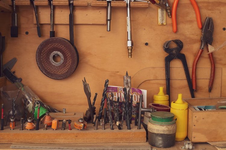 Your Hardware Inventory Is Losing Value in Liverpool — Sell It Today