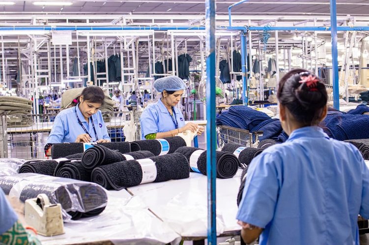 Immediate Cash Offer for Garments Dead Stock in Al Quoz, UAE