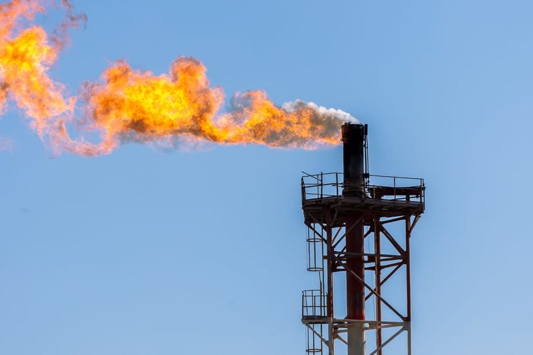 Get Immediate Cash for Your Surplus Oil & Gas Stock in Dubai, UAE Today