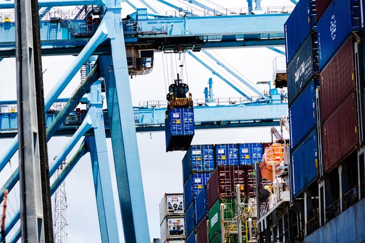 Excess Oil & Gas in Melbourne, Australia? We Buy Any Quantity with Immediate Payment