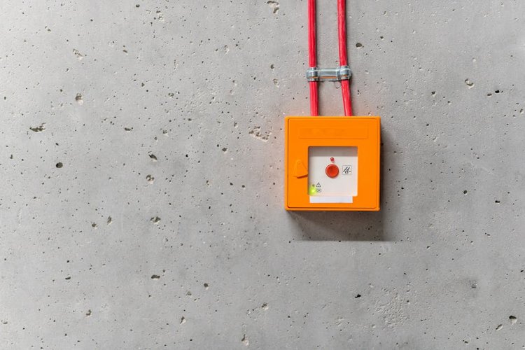Prodejte své Fire Safety Dead Stock kdekoli v České republice — Rychlá platba