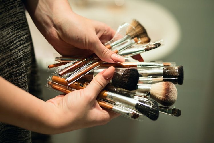 Dead Stock Buyers in USA — Cosmetics Clearance Near Houston, USA