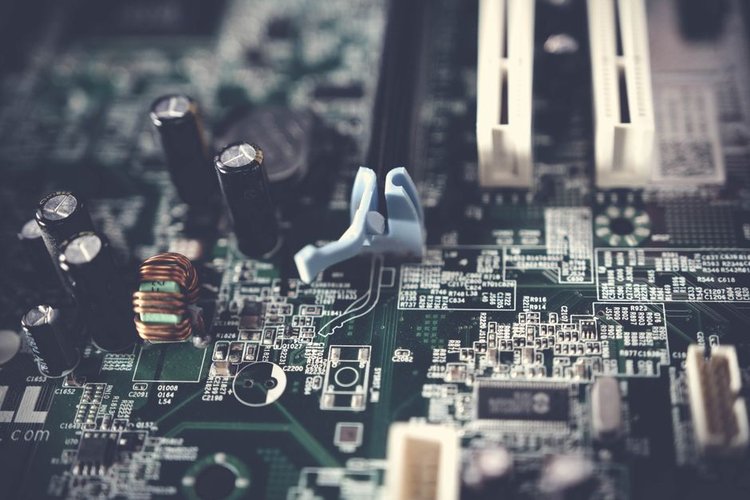Non-Moving Electronics Stock in Albany, USA? Clear Your Stocks Buys It Today