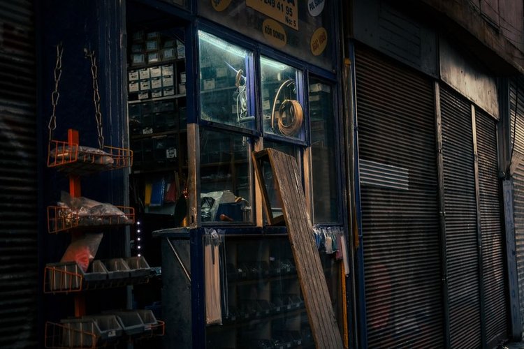Top Surplus Hardware Buyers in UK — Leeds, UK Collection Available