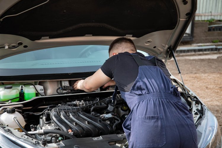 Trusted Surplus Stock Buyers for Automotive in Leeds, UK — 2026 Guide