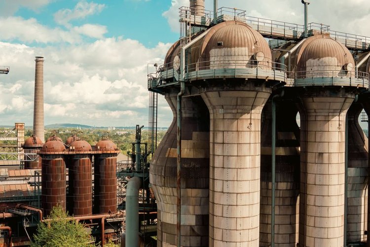 Best Non-Moving Stock Buyers for Chemicals in London, UK — 2026