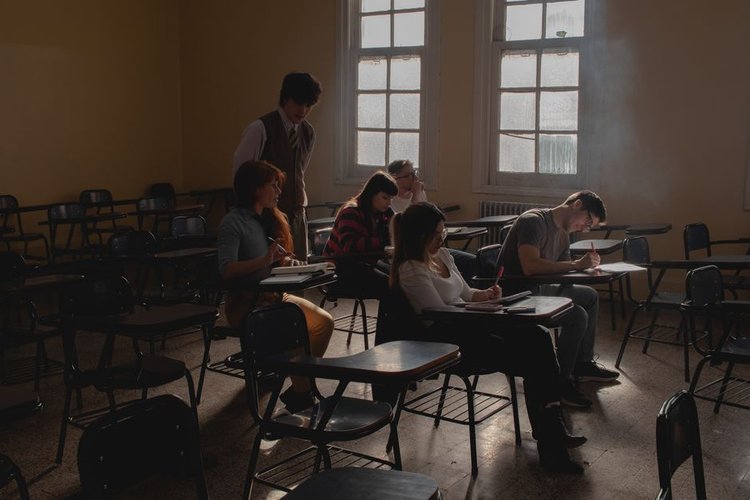 كيفية بيع مخزون الأثاث الفائض في الخبر بالمملكة العربية السعودية والحصول على أموالك في نفس اليوم