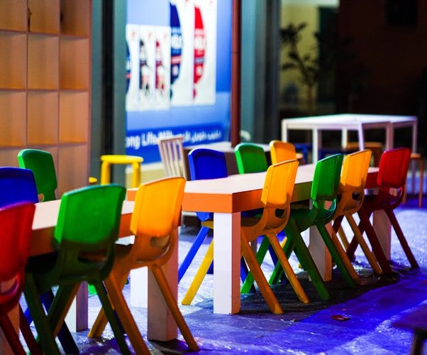 مشترو المخزون الميت بالقرب من مسقط، عمان - تخليص الأثاث مع الدفع في نفس اليوم
