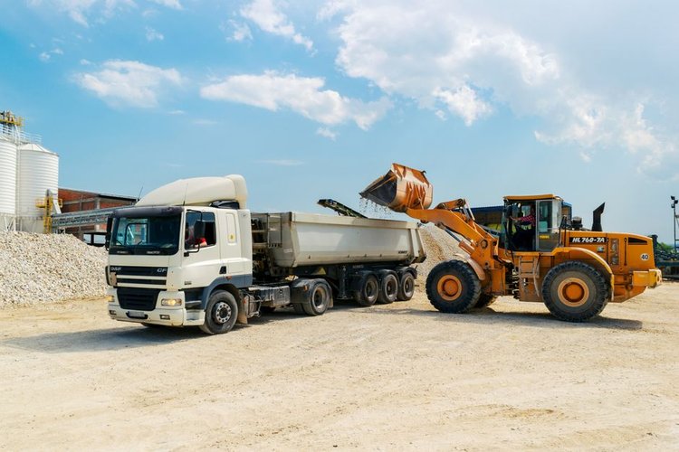 مشترو الأسهم الميتة للآلات بالقرب من الخبر، المملكة العربية السعودية - التجميع المجاني في أي مكان