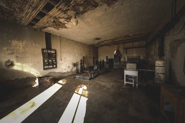 Turn Your Dead Electrical Inventory Into Instant Cash in Amsterdam, Netherlands