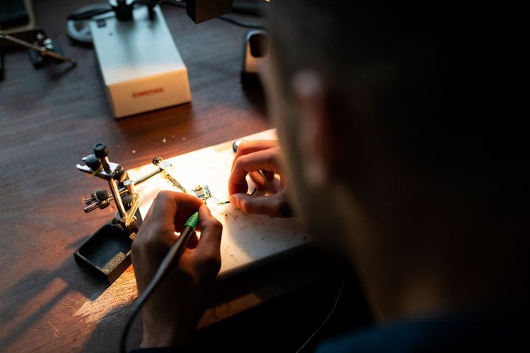 Excess Electrical in Hong Kong, Hong Kong? We Buy Any Quantity with Immediate Payment