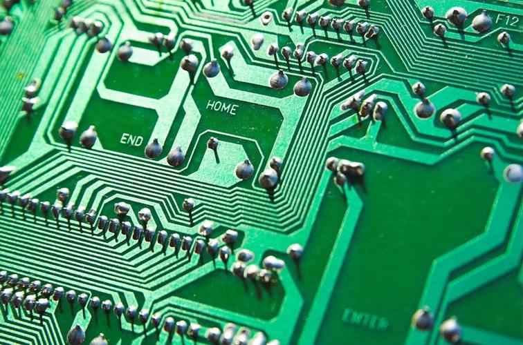 Surplus Electronics Buyers Across Saudi Arabia — Based Near Medina, Saudi Arabia
