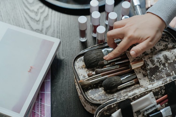 Sell Your Excess Cosmetics Materials in Bray, Ireland — Quick Fair Payment