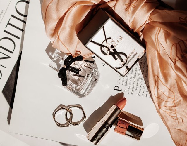 Sell Non-Moving Cosmetics Inventory Near Kyiv, Ukraine — Instant Cash Payment