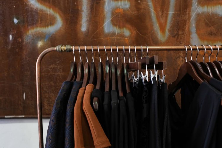Overstock Garments Buyers Serbia — Clear Your Belgrade, Serbia Warehouse Today