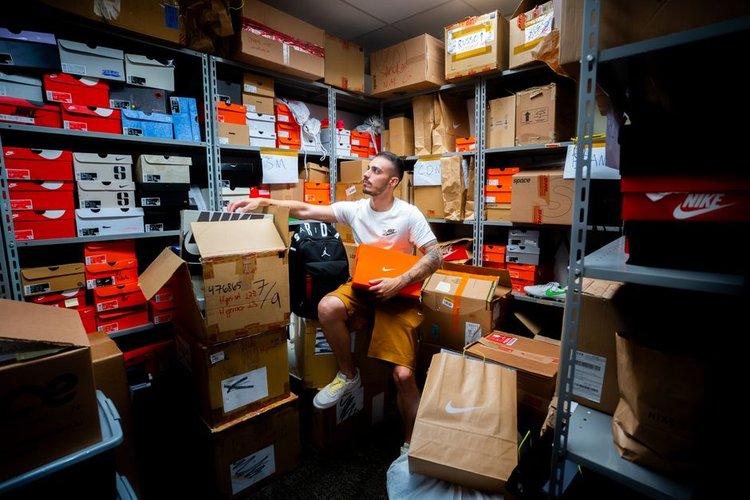 Rochester, USA Garments Stock Clearance Specialists — Clear Your Stocks 2026