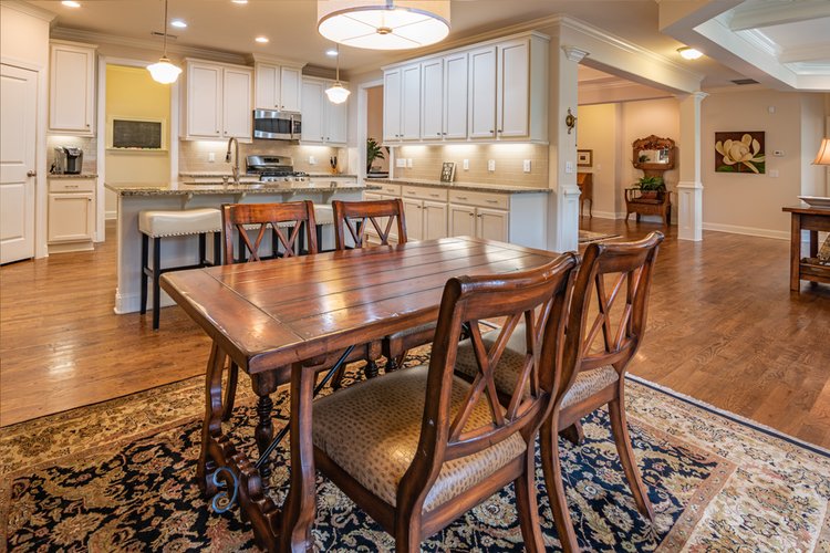 Surplus Furniture Buyers Across USA — Based Near Pittsburgh, USA
