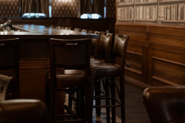 Stop Losing Money on Dead Furniture Stock in Cambridge, USA — Act Now