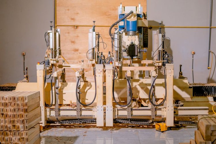 How to Sell Surplus Hardware Stock in Ottawa, Canada and Get Paid the Same Day