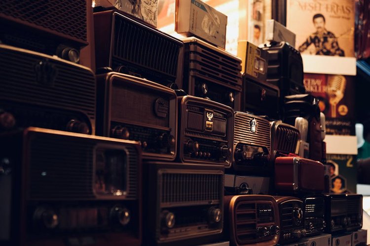 How to Sell Surplus Electronics Stock in Porto, Portugal and Get Paid the Same Day