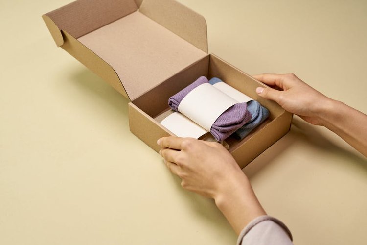 Dead Stock Buyers Near Warwick, USA — Packaging Clearance with Same Day Pay