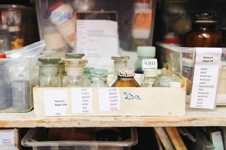 Best Non-Moving Stock Buyers for Cosmetics in Leeds, UK — 2026