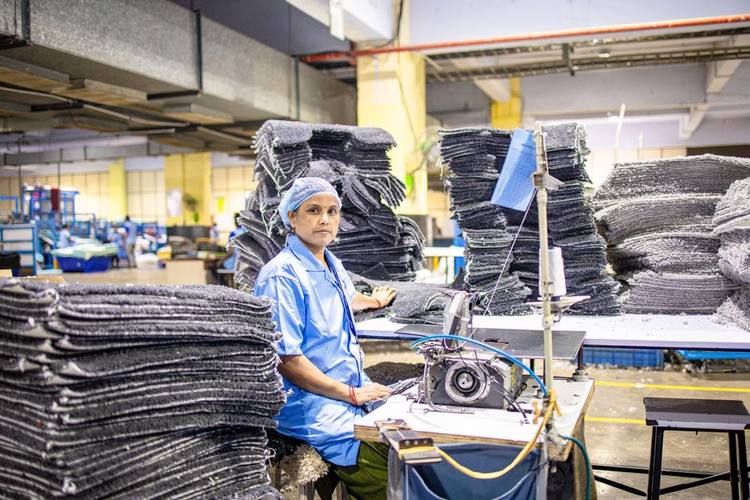 How to Sell Surplus Packaging Stock in Newport, USA and Get Paid the Same Day