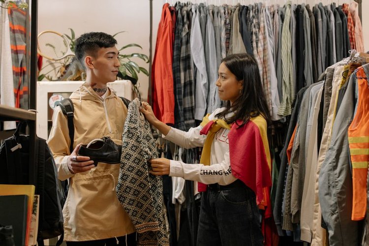 Fastest Garments Stock Clearance in Krakow, Poland — Any Condition, Any Quantity