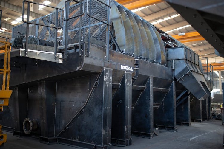 Overstock Machinery Buyers Canada — Clear Your Ottawa, Canada Warehouse Today