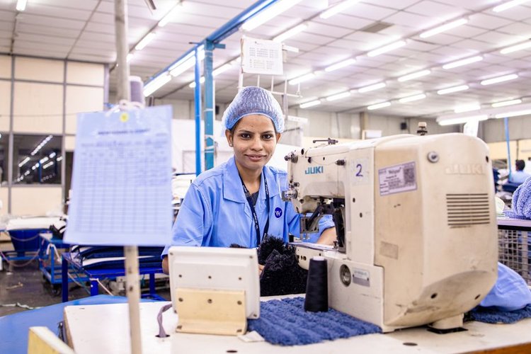 Trusted Surplus Stock Buyers for Garments in Lyon, France — 2026 Guide
