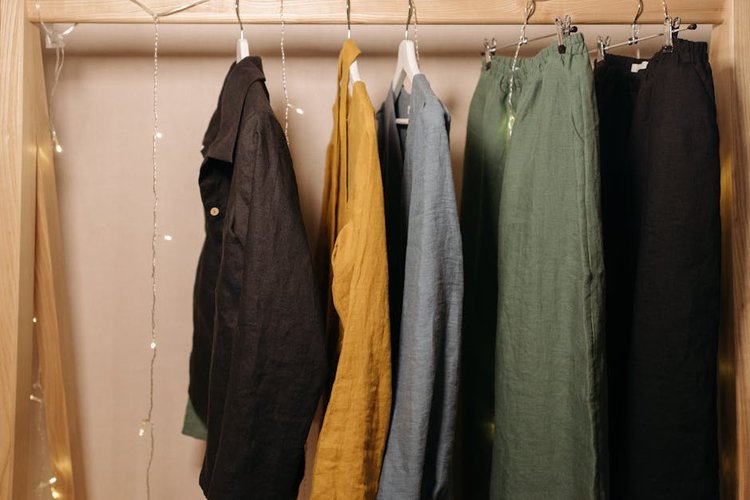 Garments Stock Clearance Buyers in Marseille, France — Any Condition Accepted
