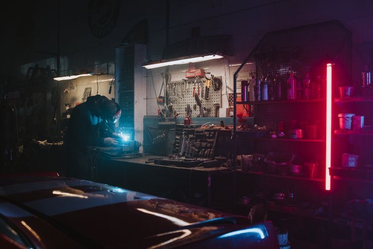 Your Hardware Inventory Is Losing Value in Bradford, UK — Sell It Today