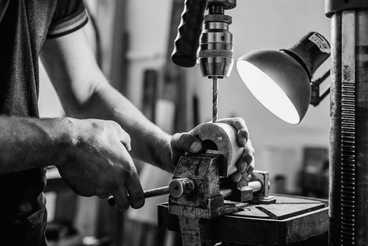 Sell Non-Moving Hardware Inventory in Marseille, France — Same Day Payment