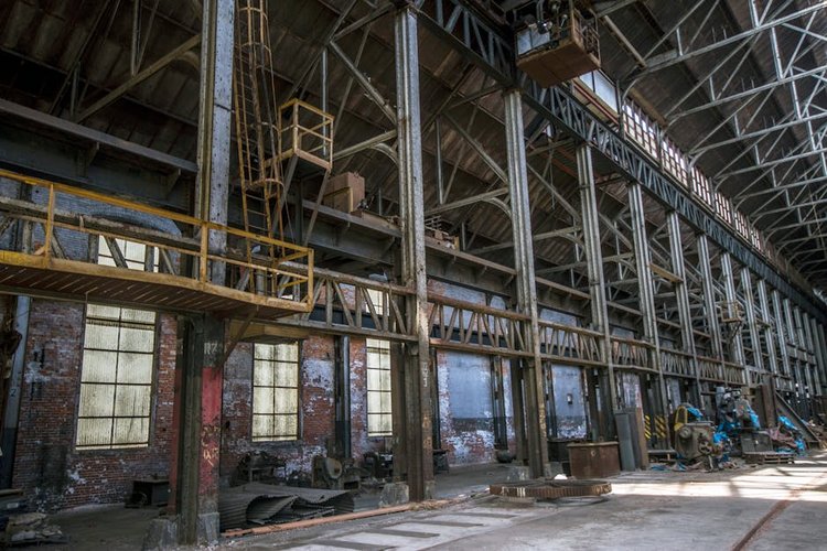 Excess and Obsolete Electrical Stock Clearance in Porto, Portugal — 2026
