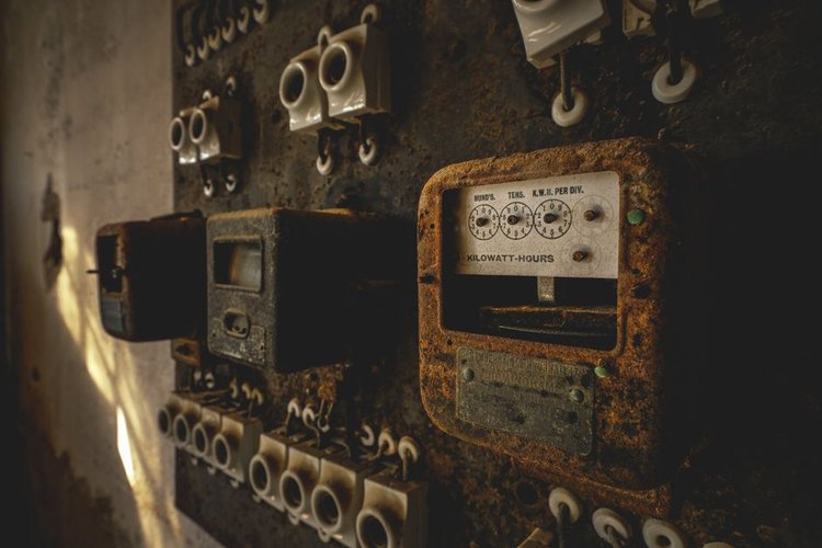 Dead Stock Buyers in Greece — Electrical Clearance Near Athens, Greece