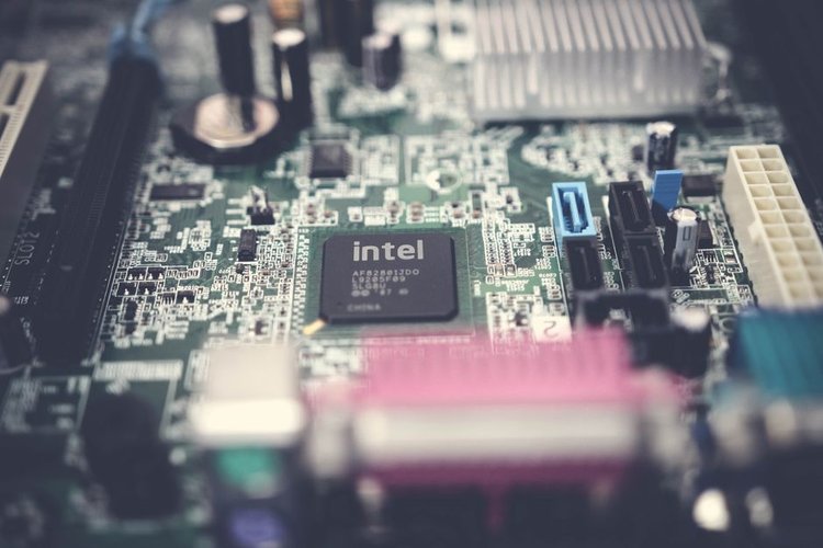 Electronics Dead Stock Buyers Near Galway, Ireland — Free Collection Anywhere