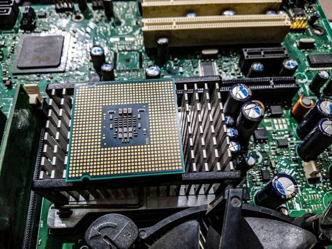 Best Non-Moving Stock Buyers for Electronics in Milan, Italy — 2026